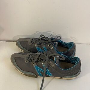 New balance NB skinny shoes size 8.5 gray teal